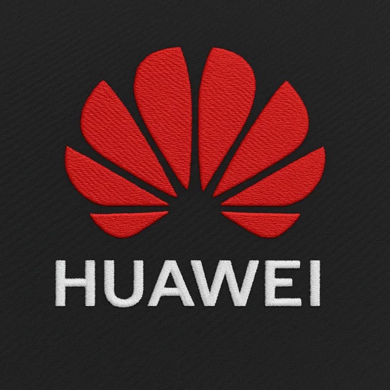 โลโก้ Huawei กลีบดอกไม้สีแดงพร้อมตัวอักษรสีขาวปักบนผ้าสีดำ
