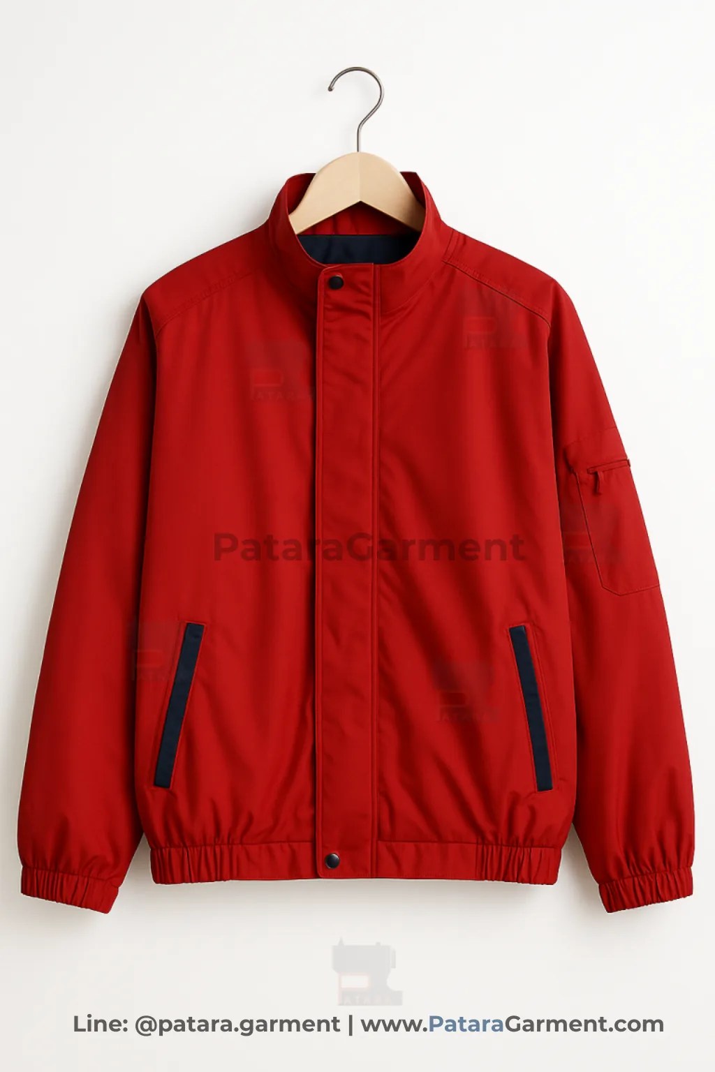 เสื้อแจ็คเก็ตสีแดงสด J013 แต่งขอบกระเป๋าสีกรมท่า มีกระเป๋าแขน (เลือกสี/ผ้าและปักโลโก้ได้) รับผลิตยูนิฟอร์มโดยภัทร การ์เม้นท์